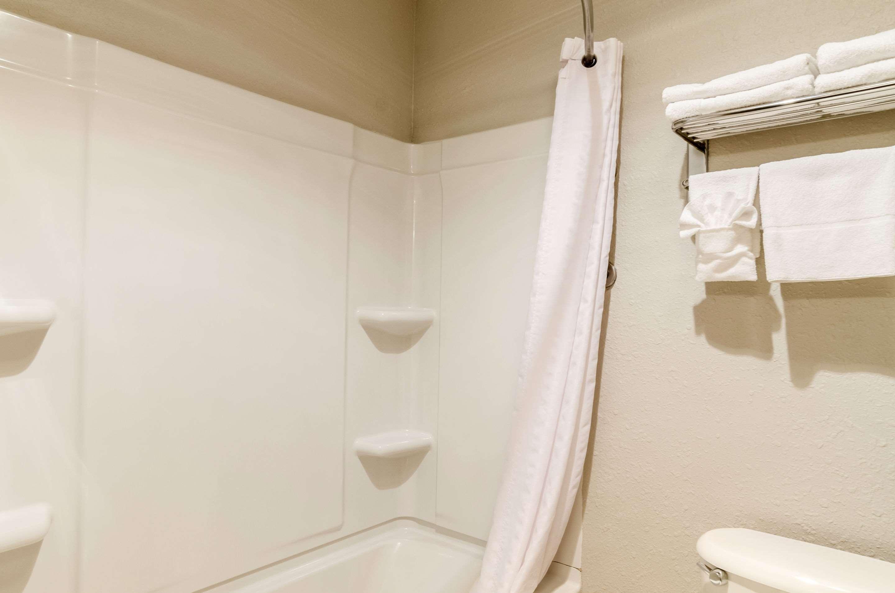 Rodeway Inn Ainsworth Esterno foto