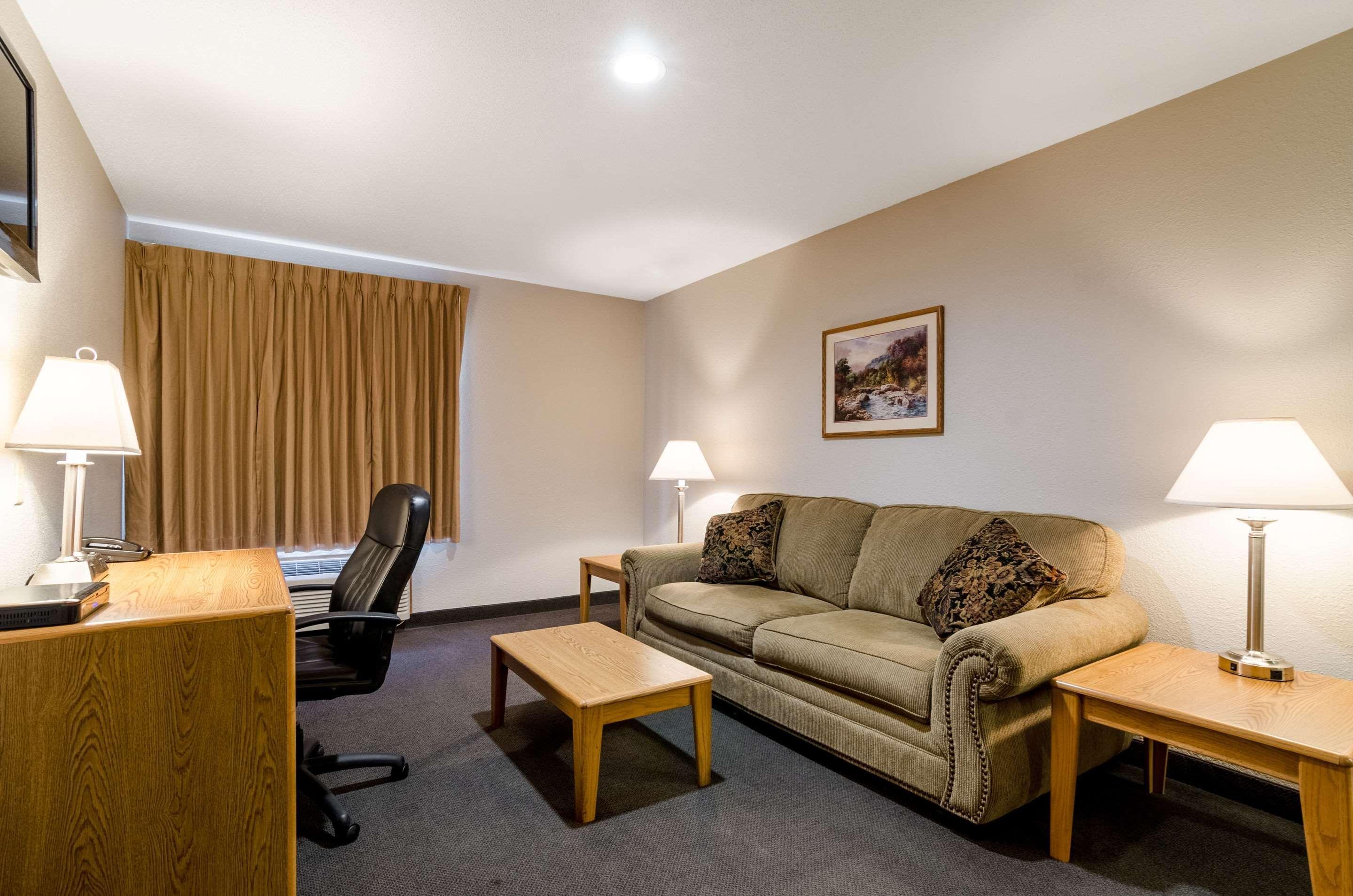 Rodeway Inn Ainsworth Esterno foto