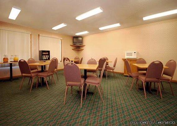 Rodeway Inn Ainsworth Ristorante foto
